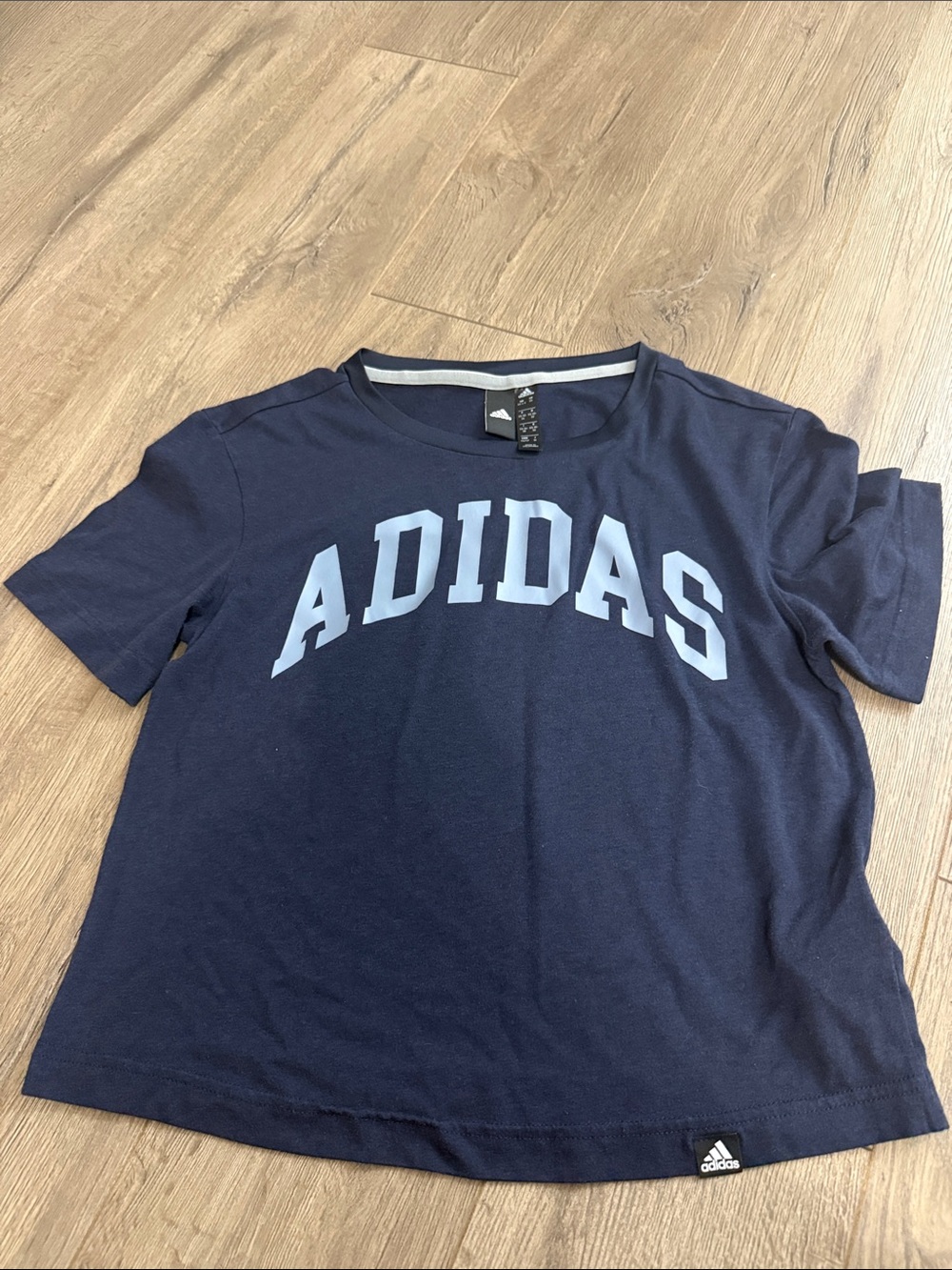 Women’s adidas tee XS navy
